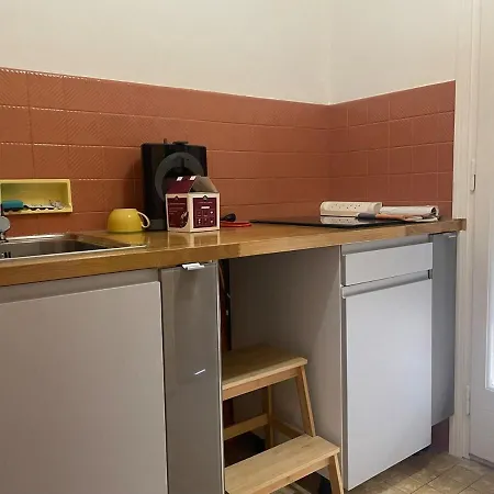 Menton, Pour 3 Personnes, Proche Gare Ментона