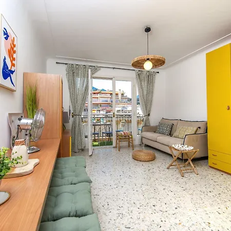 Menton, Pour 3 Personnes, Proche Gare Διαμέρισμα